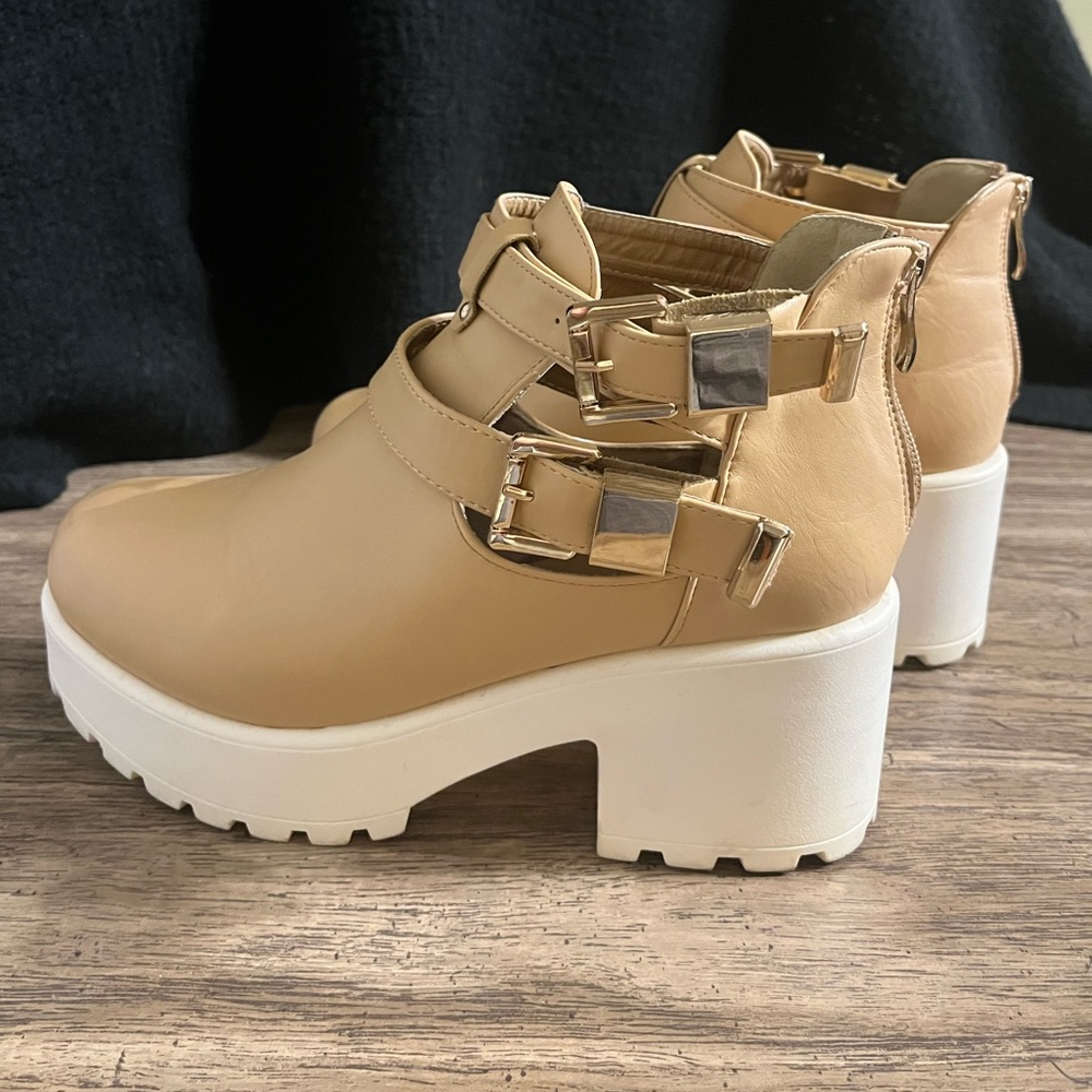 Reneeze Tan Heeled Boots with Gold Buckles
